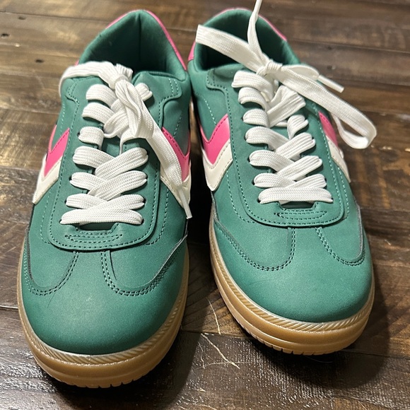 Dolce Vita Green Sneakers with Pink and White Details - Picture 4 of 4